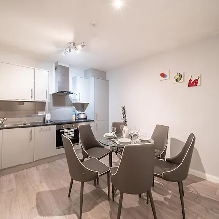 Stylish Studios With Ensuite, Separate Kitchen, And Prime Location In St Helen St Helens  Exterior photo