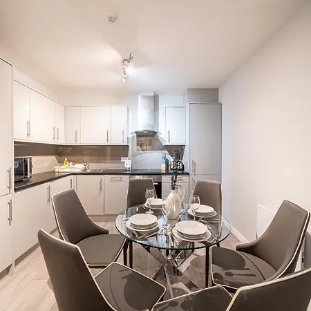 Stylish Studios With Ensuite, Separate Kitchen, And Prime Location In St Helen St Helens  Exterior photo