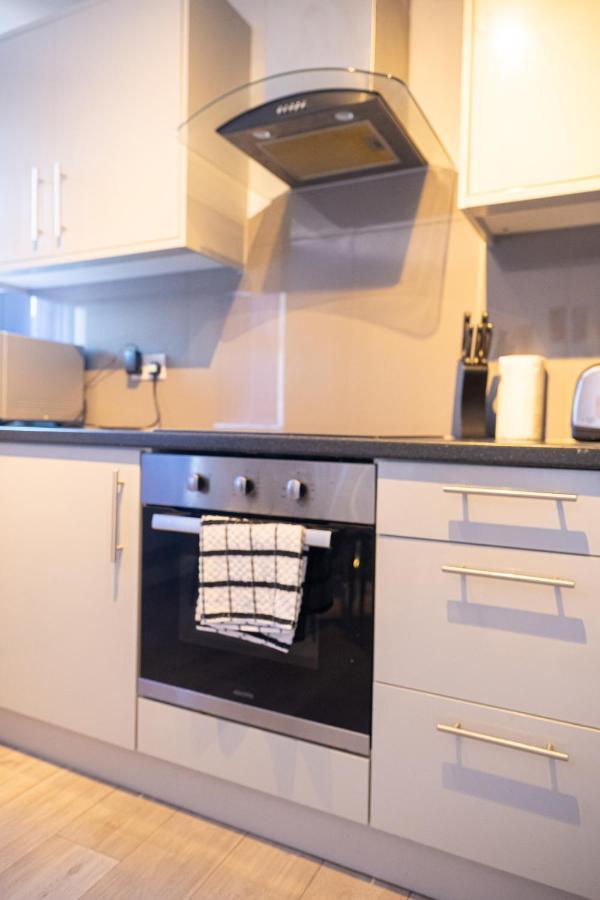 Stylish With Ensuite, Separate Kitchen, And Prime Location In St Helen * St Helens (Merseyside)